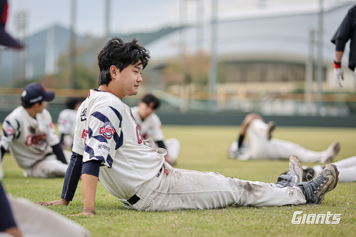 18홈런 3루 거포 어디로? "카센터 예약도 안되더라"…31세에 외야 훈…