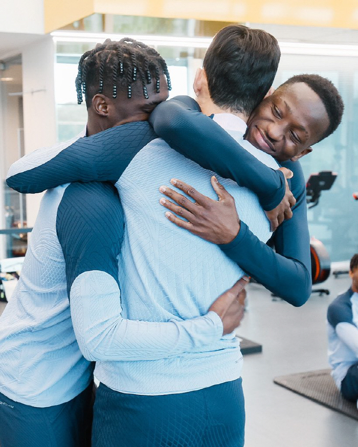 '눈물 펑펑' 손흥민 존경! 결국 346억 'AC 밀란에 매각'…"다시는…