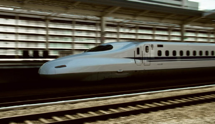 시속 225km 고속열차 조종사 5초간 자리 비워…300m 무인 주행