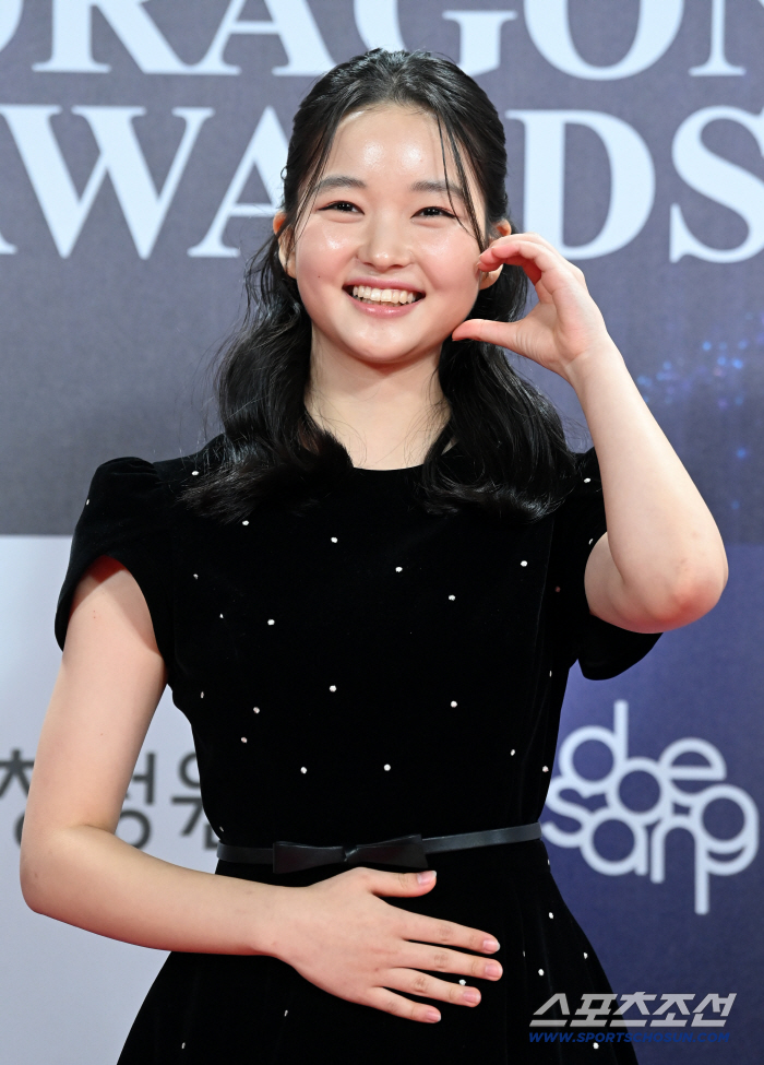 [청룡영화상] 최유리, 귀엽고 사랑스럽고 혼자 다하네