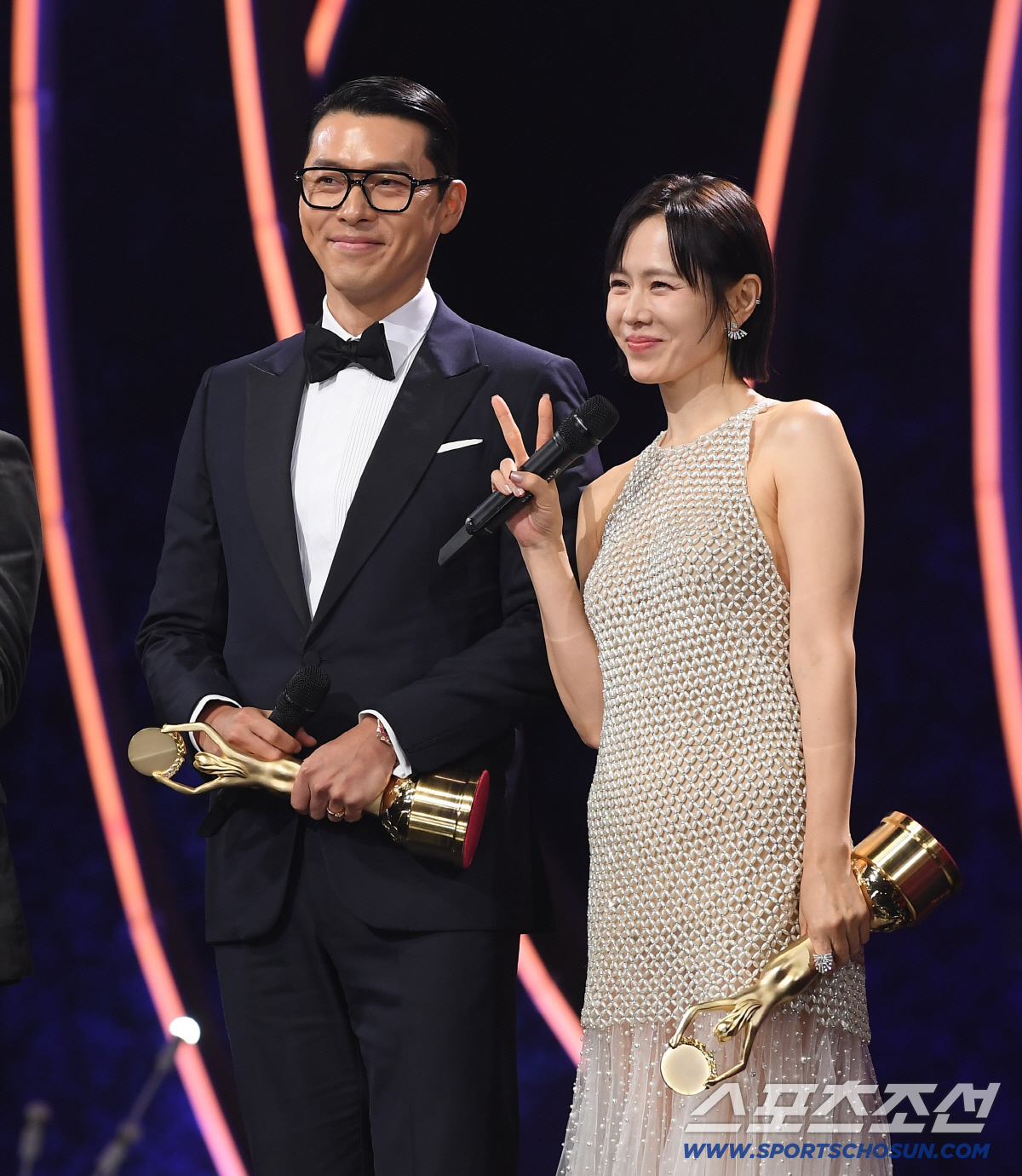 [청룡영화상] '남녀주연상' 현빈 "사랑해"-손예진 "엄마 되며 많은게 …