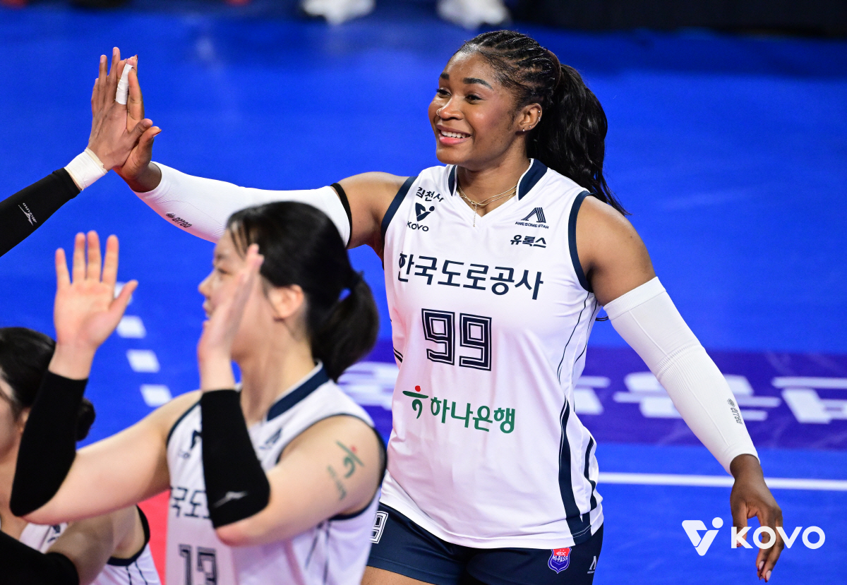 구단 최다 연승까지 '2승' 남았다! '삼각편대 47득점' 도로공사 8연…