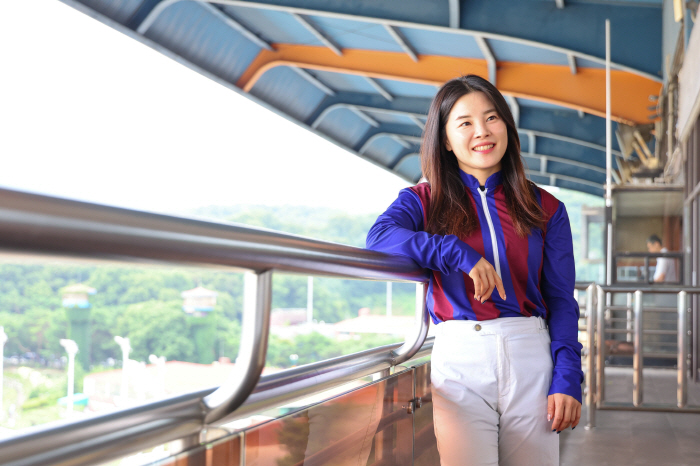 '경주로의 여왕' 김혜선, 17년 기수 생활 마침표…조교사 데뷔