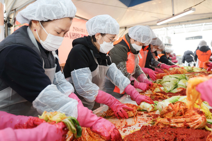 과천 '바로마켓' 김장 나눔 축제 개최