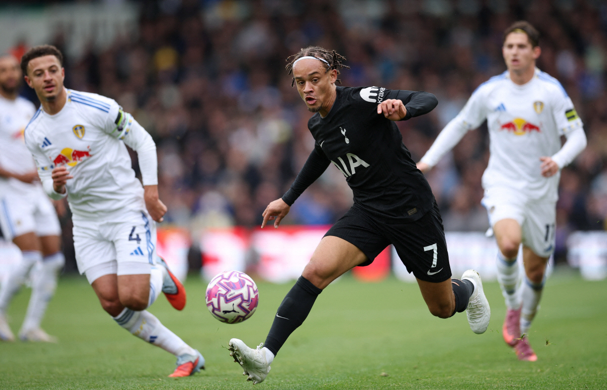 충격 폭로! '손흥민 등번호' 물려 받은 죄 "왜 선발로 쓰는 지 이해 …