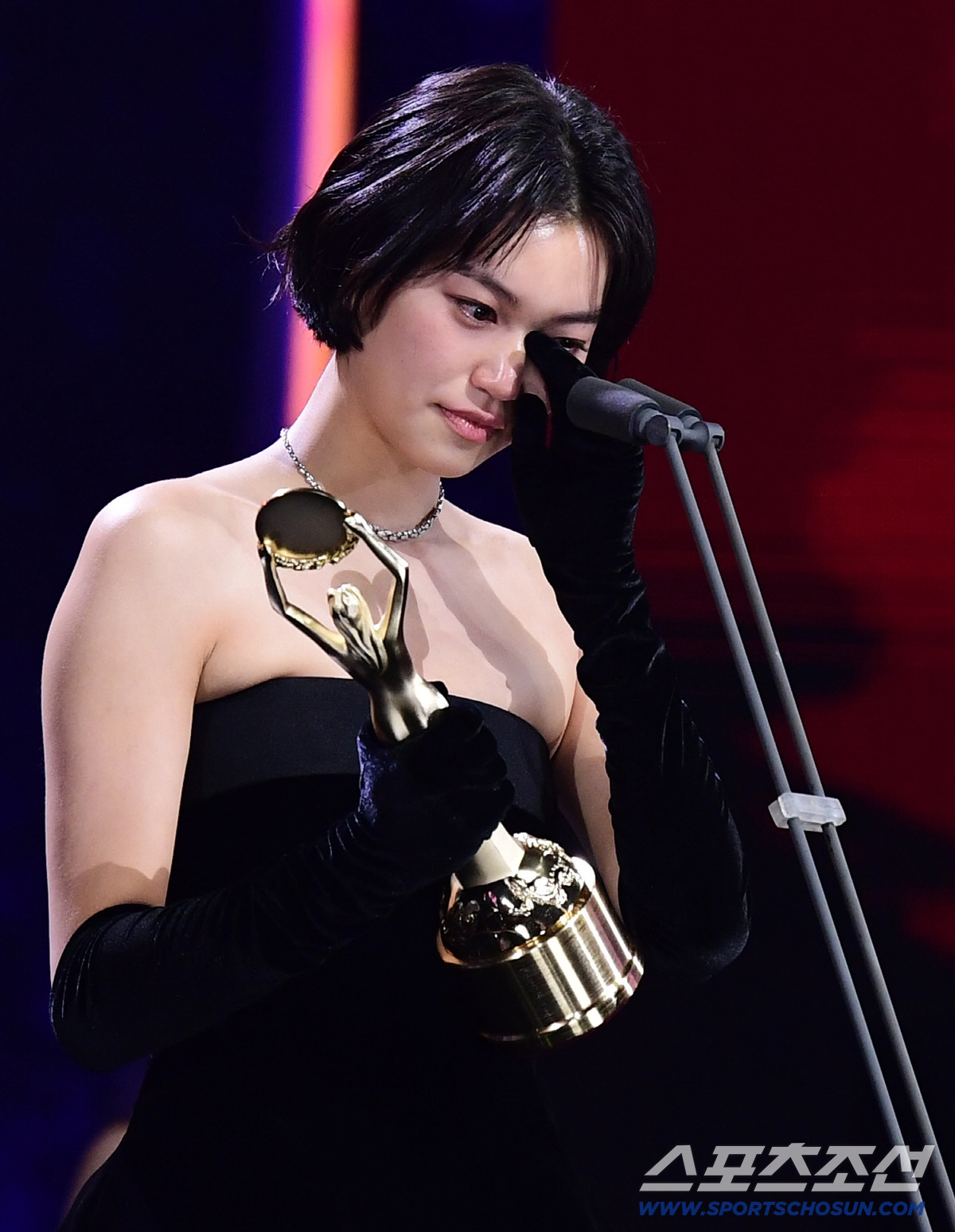 [청룡영화상] 청룡史 첫 부부 주연상 손예진♥현빈→ 작품상 '어쩔수가없다…