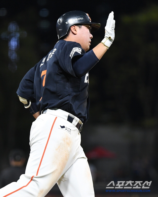 한화가 이런 날이 올 줄이야…'최다 유출→영입 無' 19년 만에 KS, …