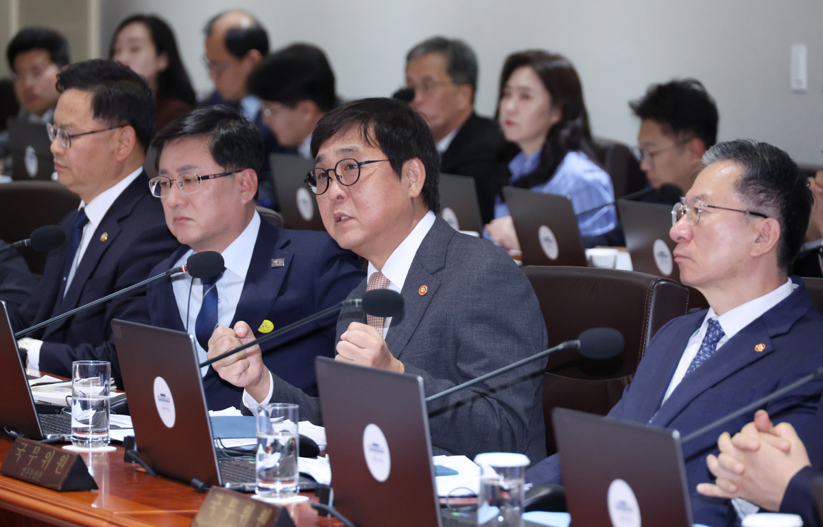 "야구장 암표 적발시 과징금 최대50배 철퇴" 문체위 법안 통과→李대통령…