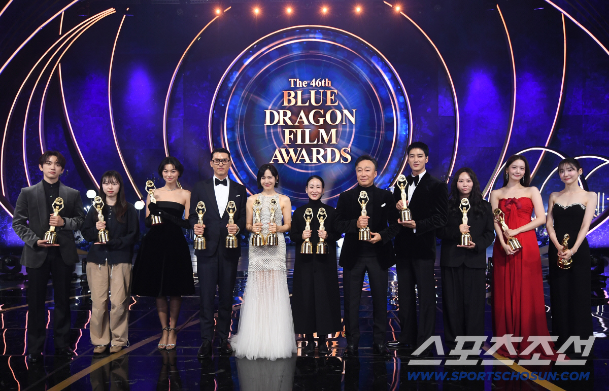 [청룡영화상] "네티즌 표가 캐스팅보트였다"…청룡영화상 '한 끗' 갈랐던…