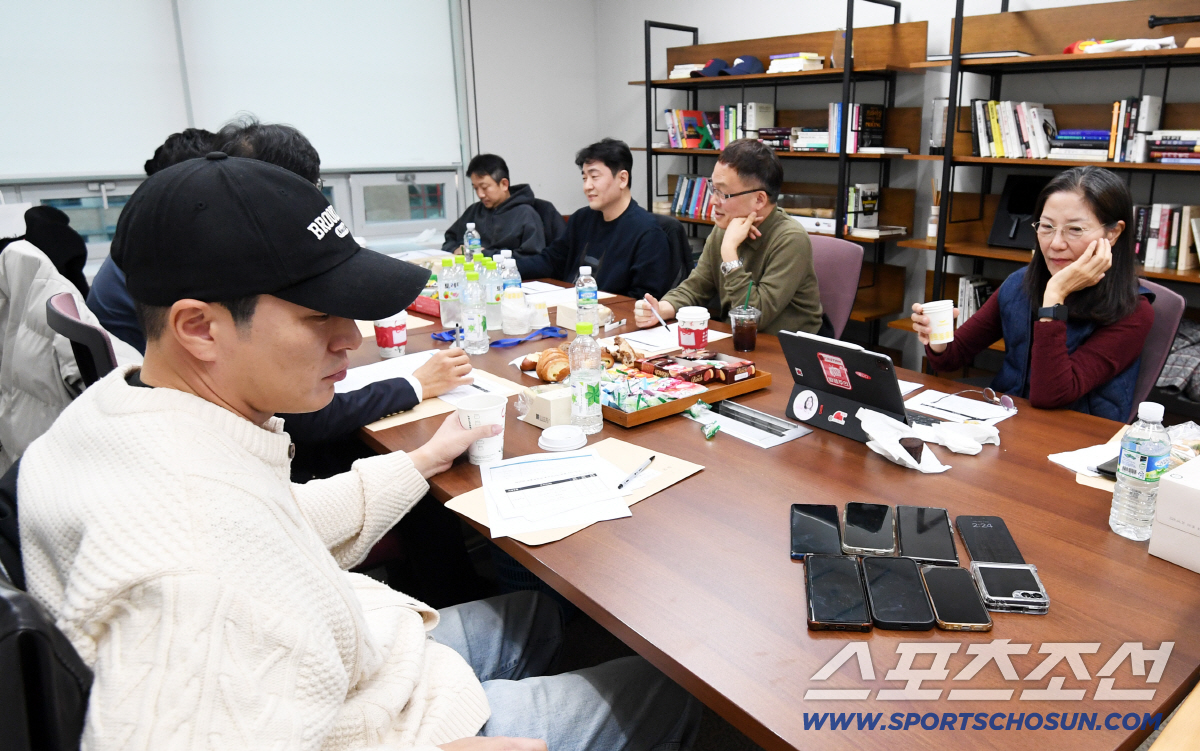 [청룡영화상] "네티즌 표가 캐스팅보트였다"…청룡영화상 '한 끗' 갈랐던…