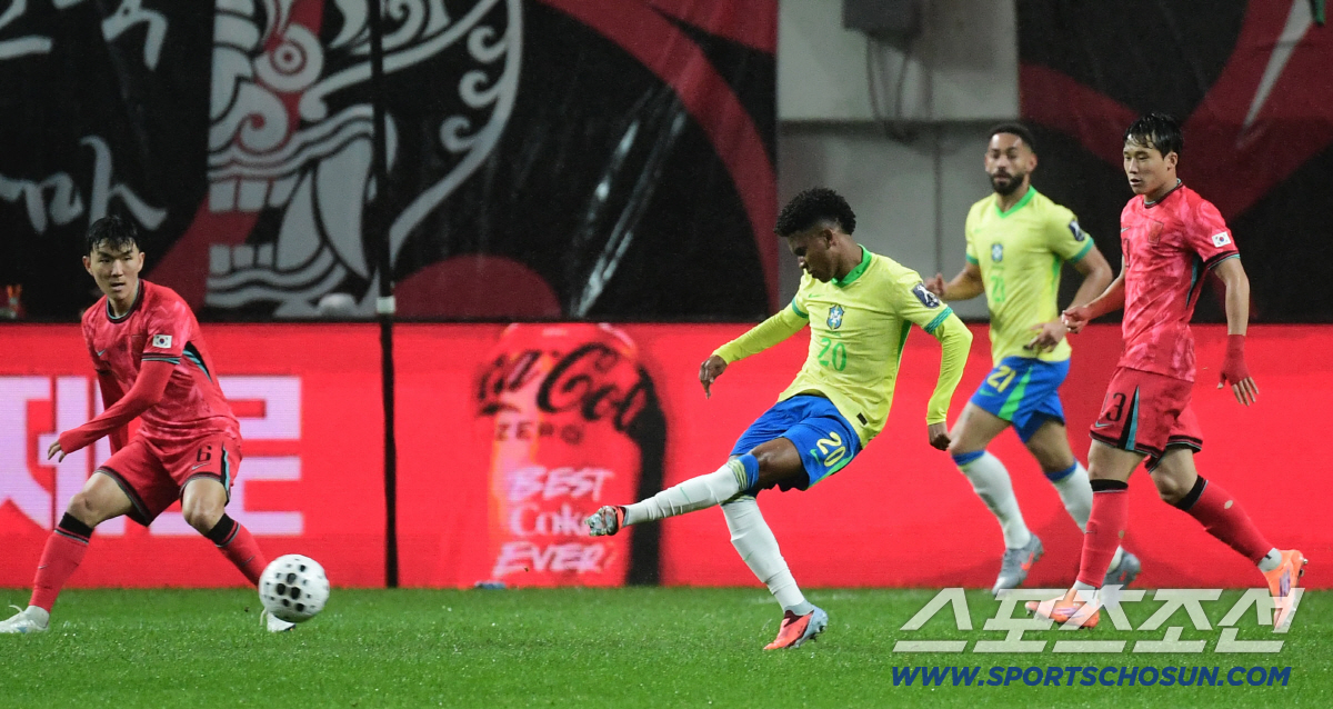 홍명보호 0-5 대참사 일등공신, 역대급 천재였다...펠레 이후 최초! …