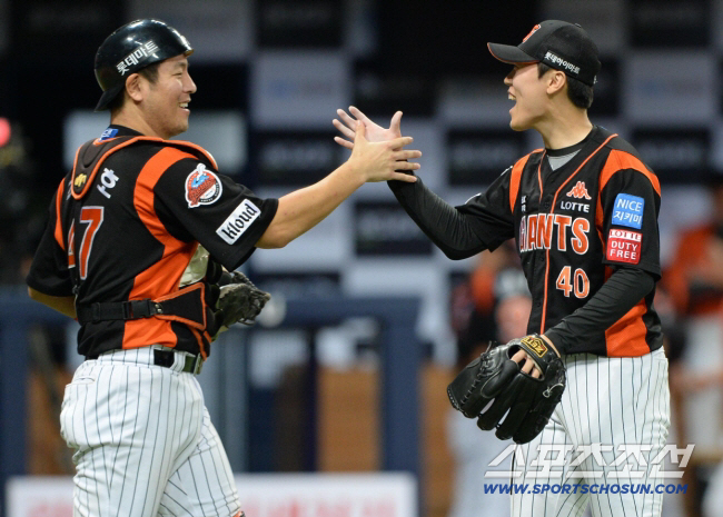 "눈물나서 말을 못하겠네" 마지막 가을야구 영웅 → 13년 원클럽맨 안녕…