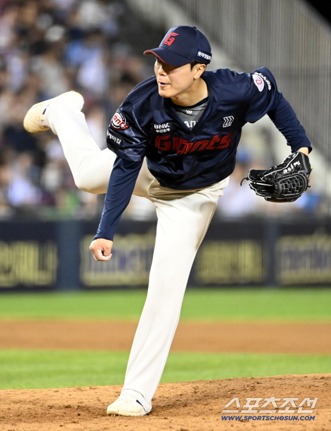 "눈물나서 말을 못하겠네" 마지막 가을야구 영웅 → 13년 원클럽맨 안녕…