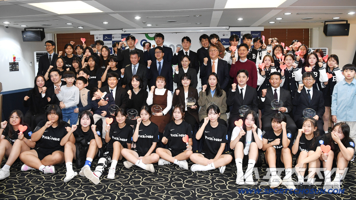 엘리트 선수처럼 "수비 라인 내려"→"고등학교 가서도 할래요" 그라운드서…