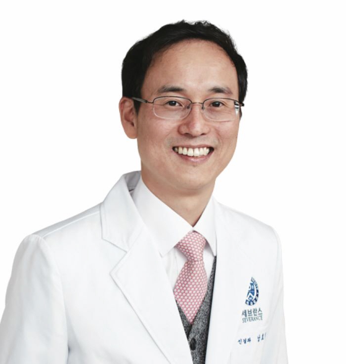 "급성 뇌경색 환자, 동맥 혈관 재개통 치료 후 혈압 낮게 유지하면 위험…