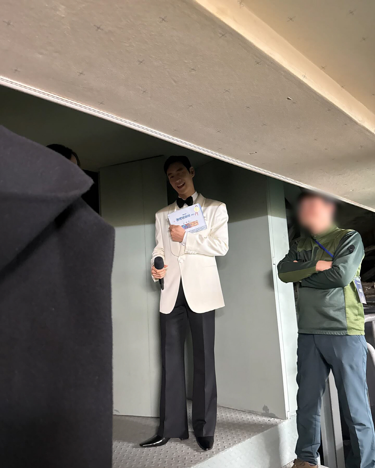 “부족해도 예쁘게 봐주세요” ‘2년 연속’ 청룡 빛낸 MC 이제훈, 비하…