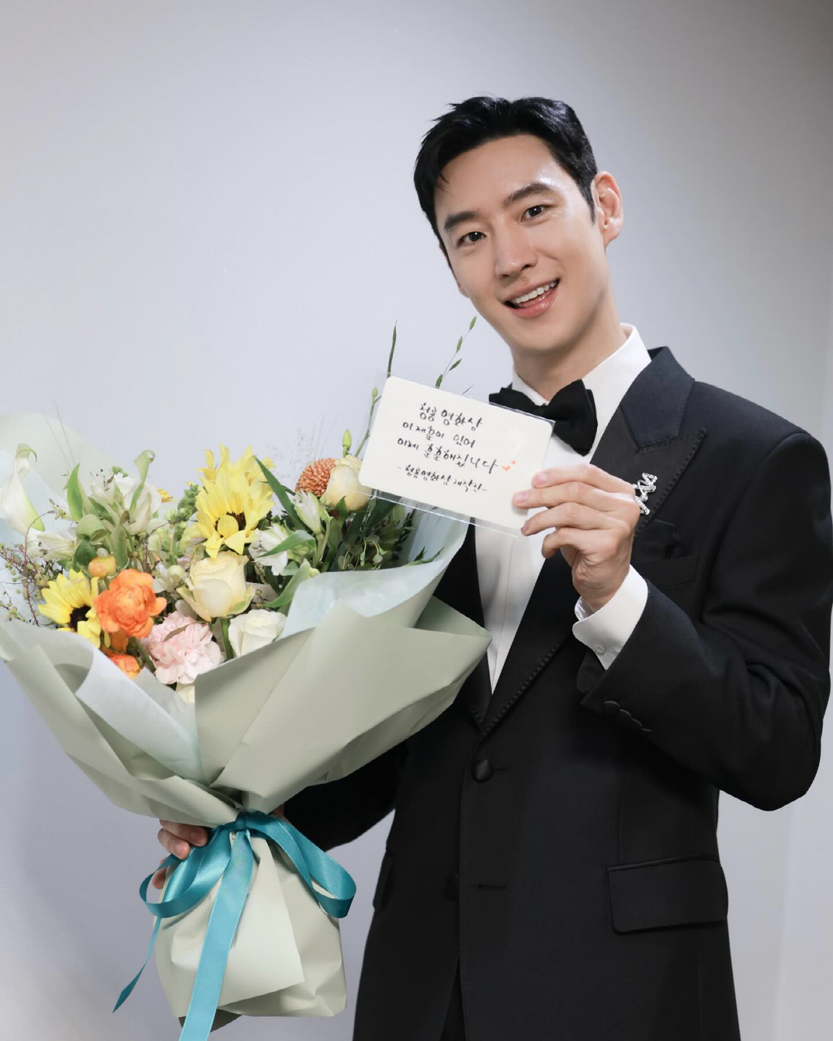 “부족해도 예쁘게 봐주세요” ‘2년 연속’ 청룡 빛낸 MC 이제훈, 비하…