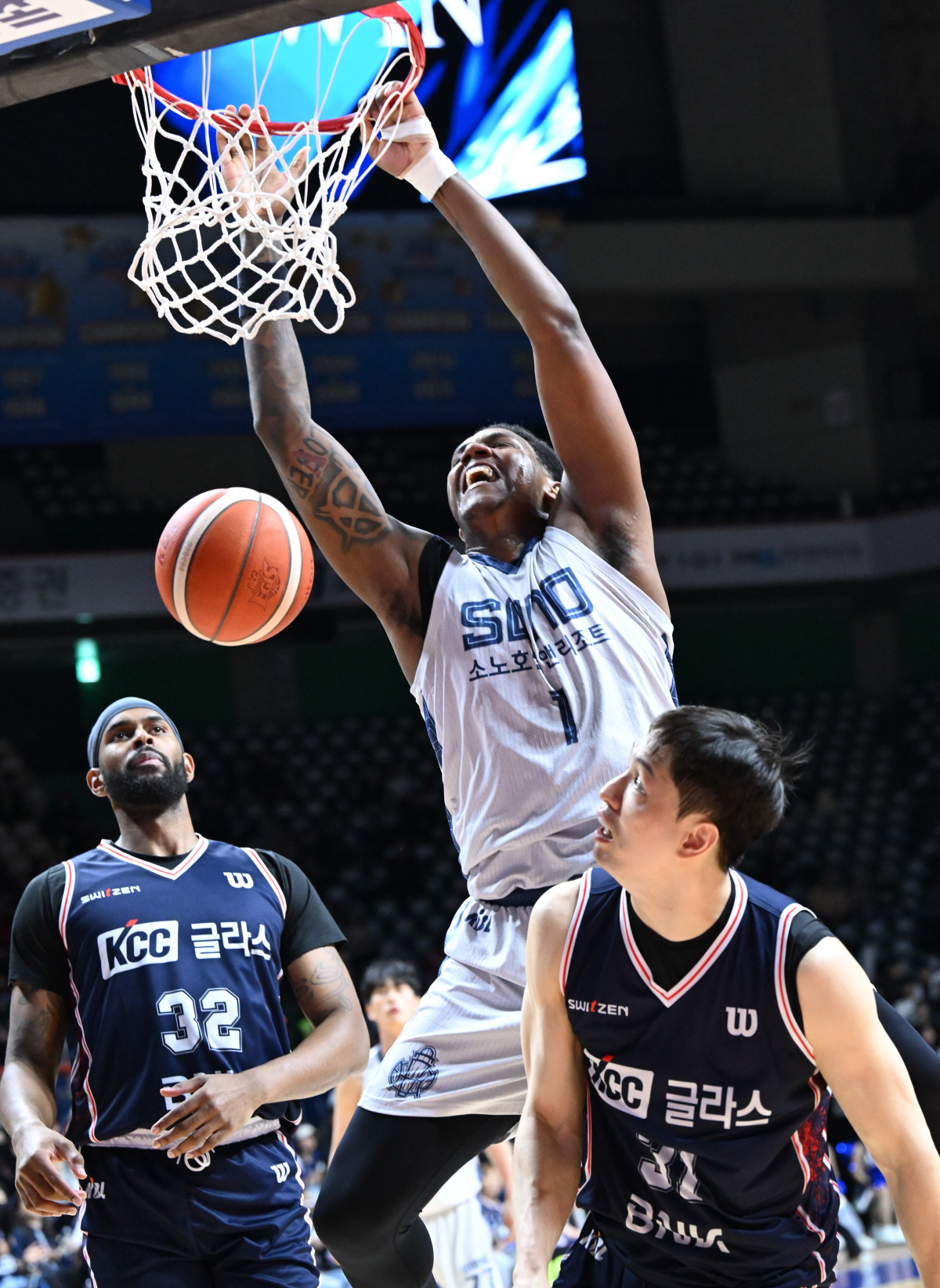 [현장분석] 31점 폭발! 이정현의 절대 지배력, KCC 호화멤버 압도했…