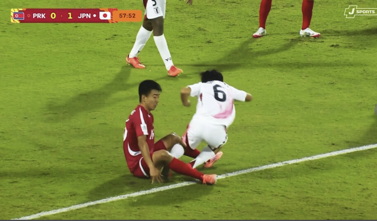 '17살 어린 애들이 이게 뭐하는 거죠?' 일본, 북한 폭력 추정 행위.…