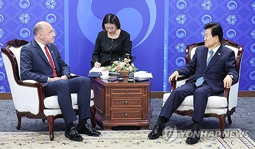 정동영, 폴란드대사 접견…"공통된 안보 우려에 협력 필요"(종합)