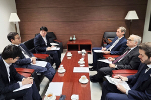 통상본부장, 주한EU대사 면담…철강·화장품 규제완화 요청