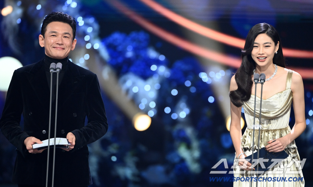 [청룡영화상] "이거 꿈 아냐?"…'10년만 재회' 김고은·이준호→'청룡…