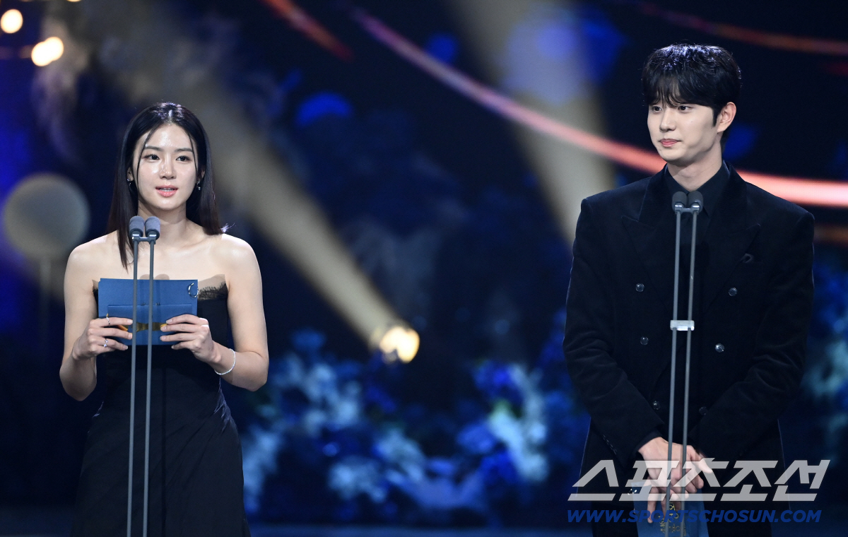 [청룡영화상] "이거 꿈 아냐?"…'10년만 재회' 김고은·이준호→'청룡…