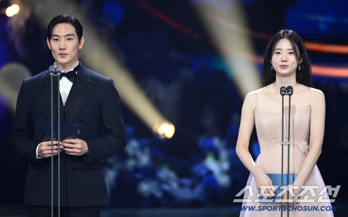 [청룡영화상] "이거 꿈 아냐?"…'10년만 재회' 김고은·이준호→'청룡…