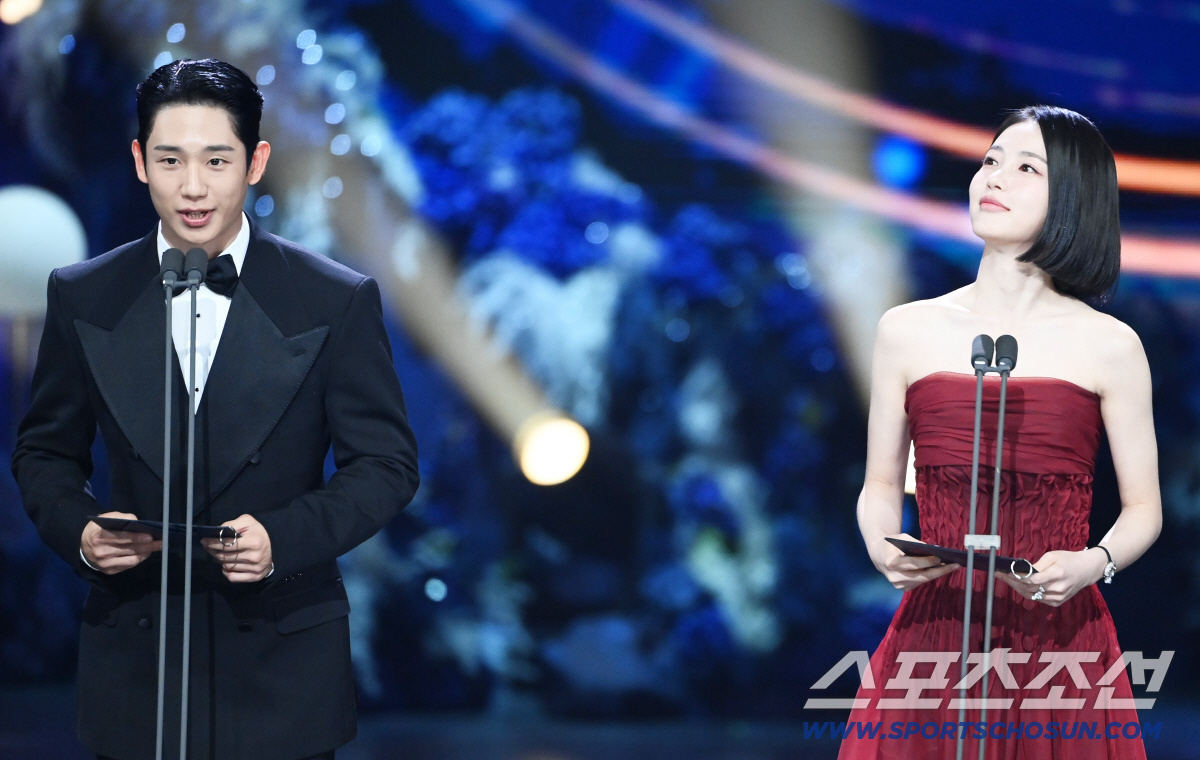 [청룡영화상] "이거 꿈 아냐?"…'10년만 재회' 김고은·이준호→'청룡…