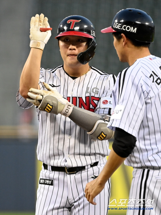 '日 유학 지원' LG 내야의 미래들, 1군 뎁스 강화 발판 될까…"일본…