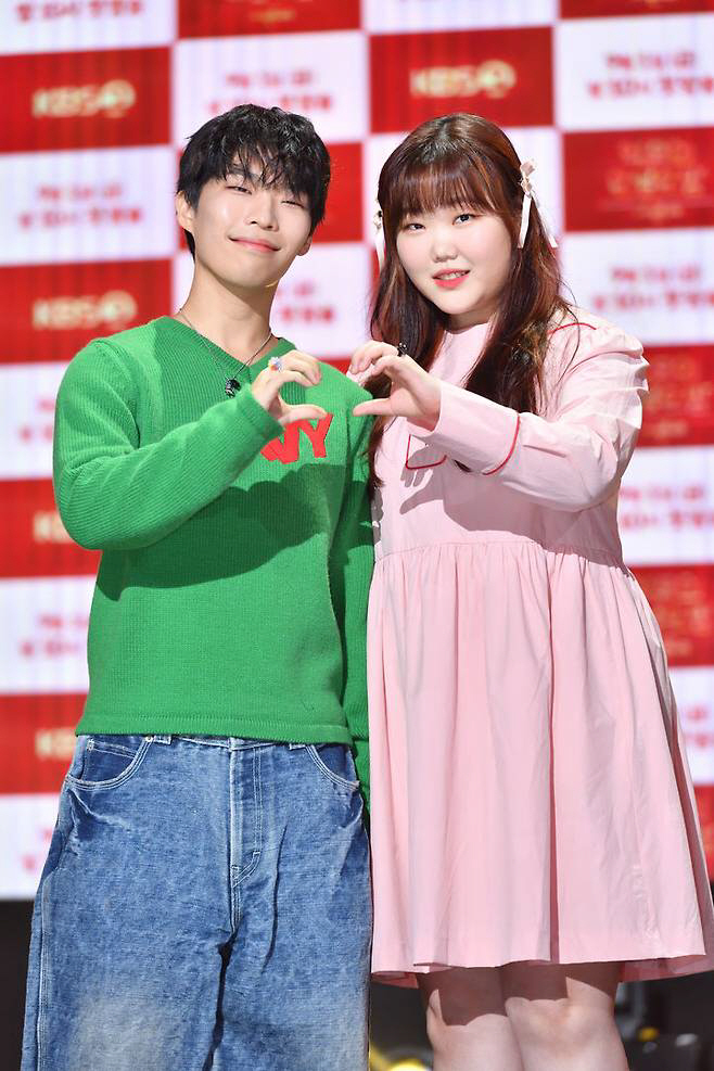 [공식] 악뮤 이찬혁·이수현, 12년 만에 YG 떠난다…"양현석 총괄도 …