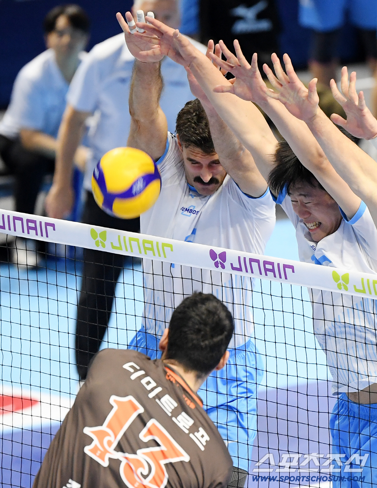 [포토] 블로킹 득점 올리는 러셀