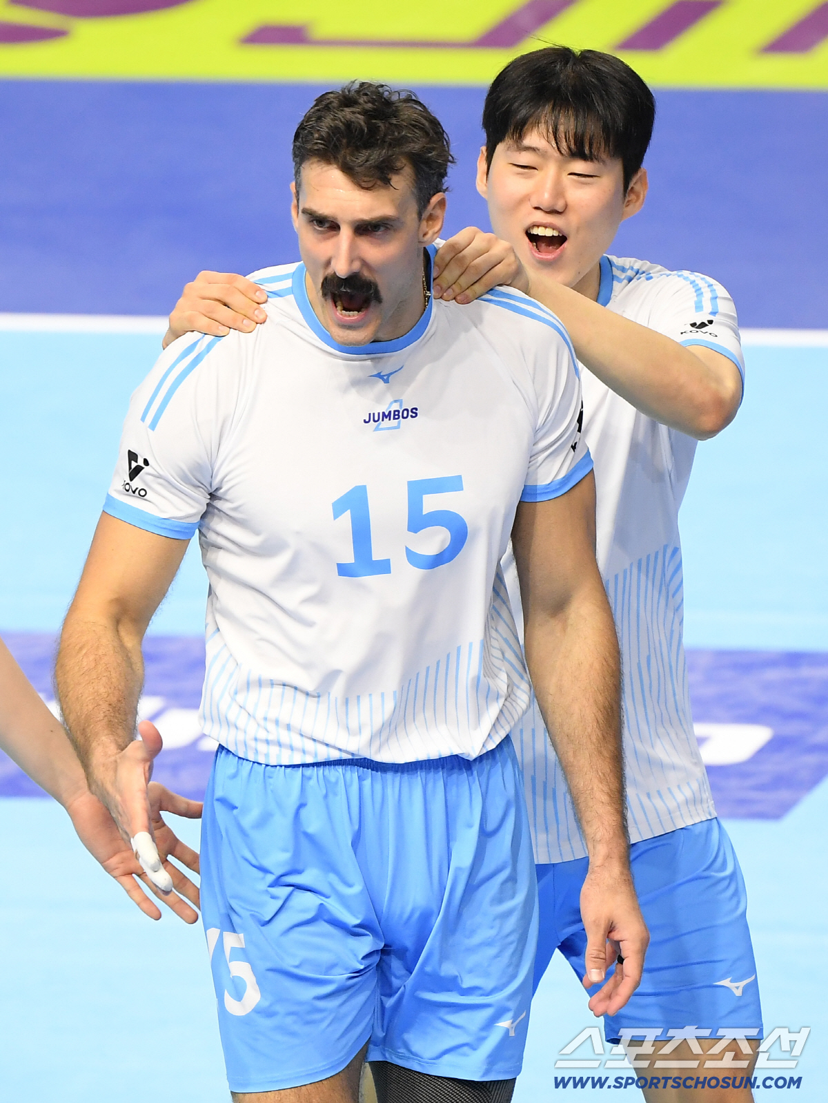 '러셀 37점 대폭발' 대한항공은 강했다...OK저축은행에 3대2 대역전…