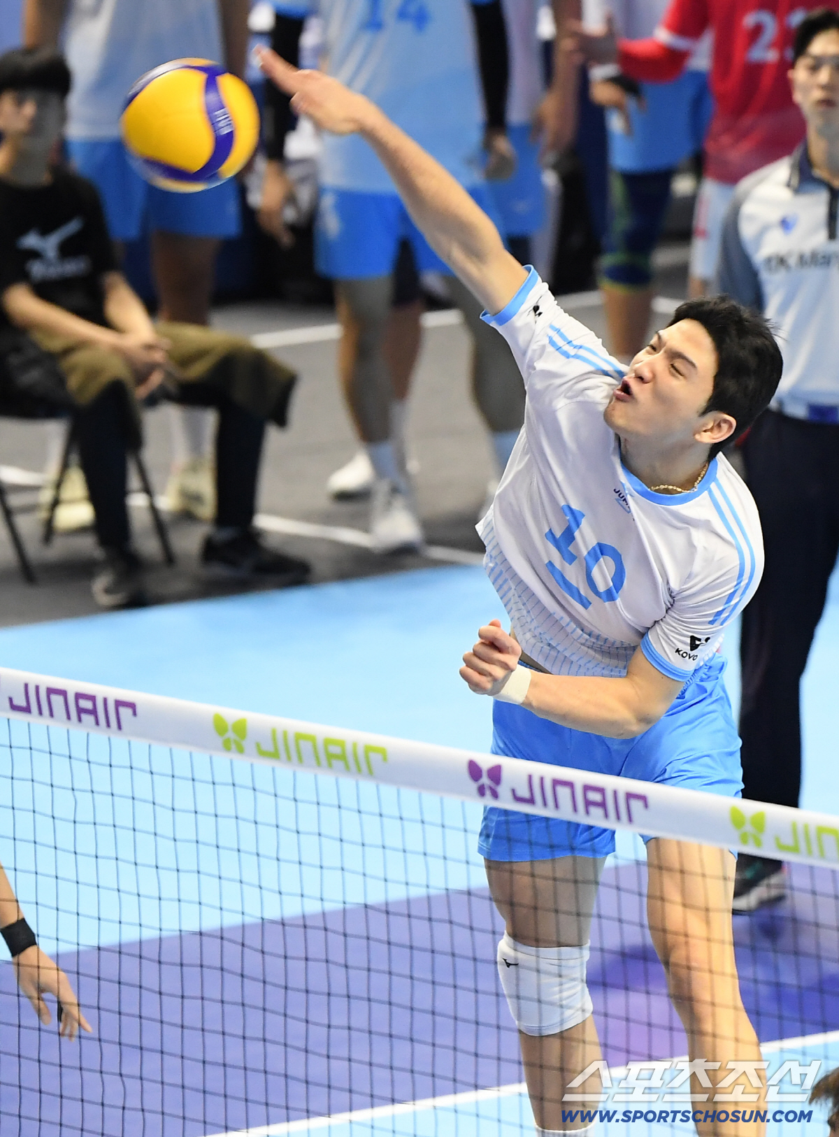 '러셀 37점 대폭발' 대한항공은 강했다...OK저축은행에 3대2 대역전…