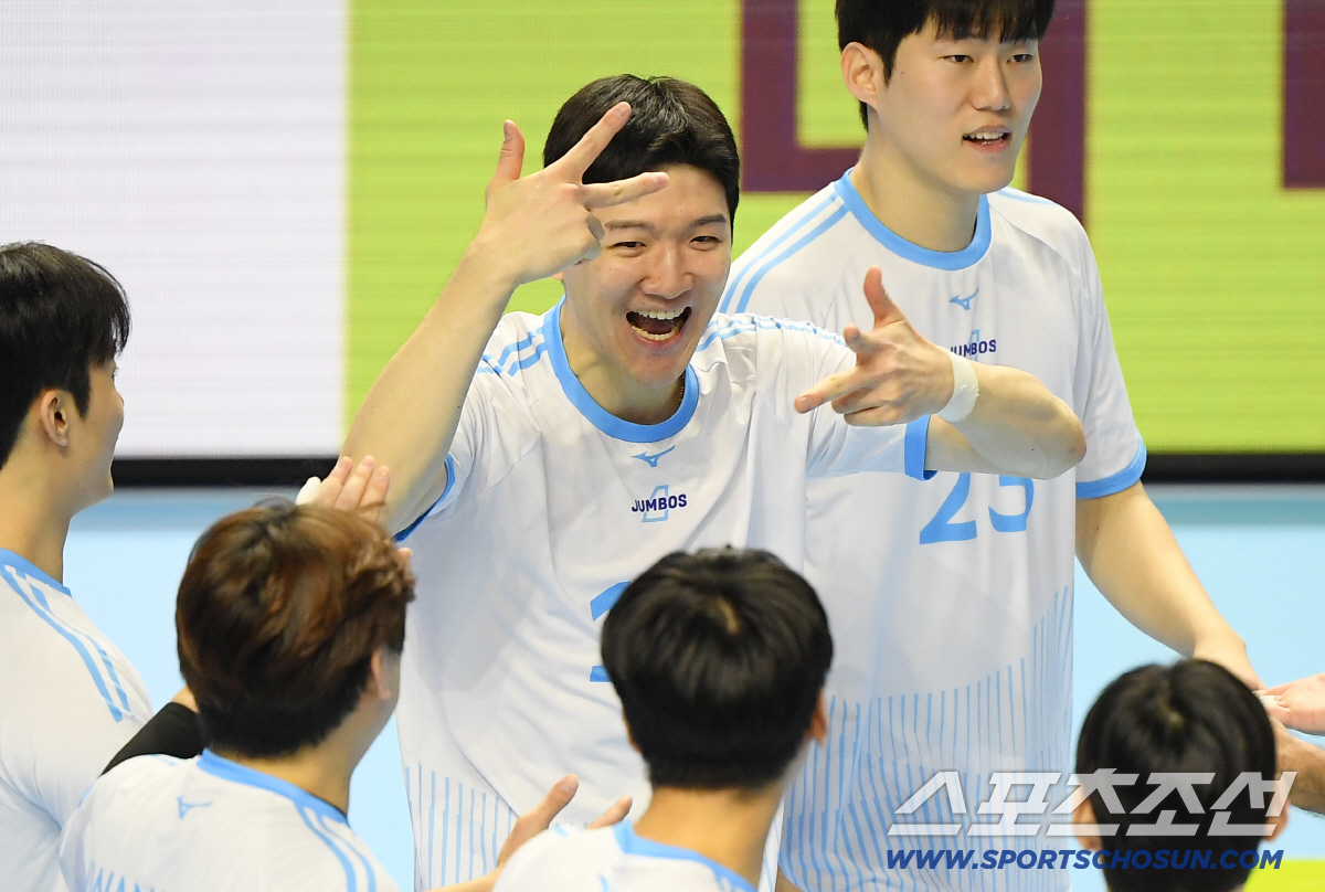 [포토] 정지석, 트리플 크라운 환호