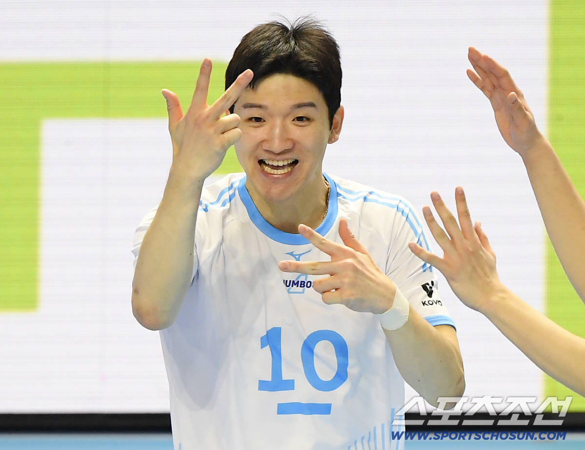 [포토] 정지석, 트리플 크라운 환호