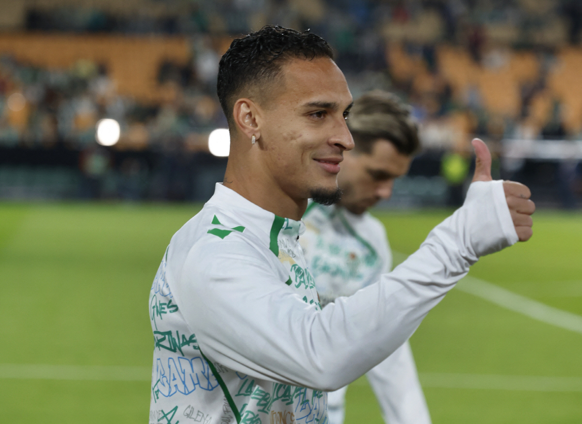 "'韓 철벽' 김민재랑 같이 뛸 뻔" 맨유 출신 '1600억 사나이' 공…