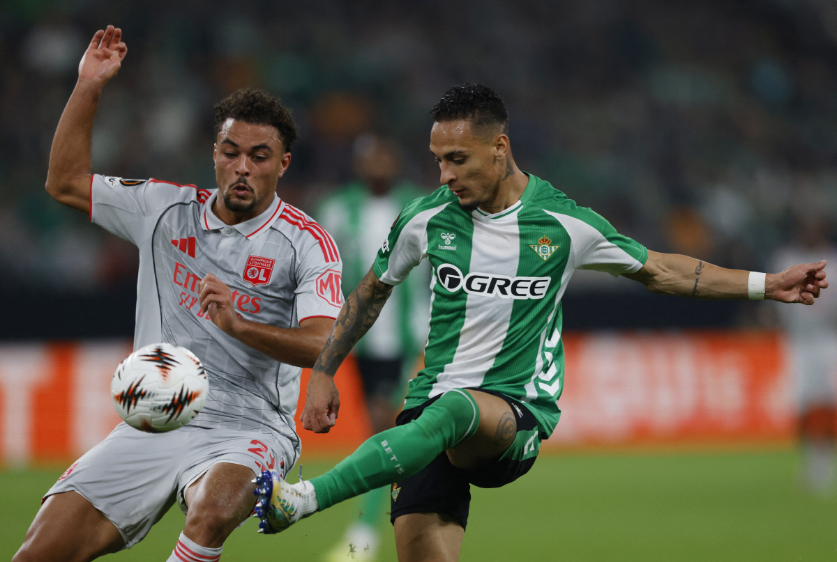 "'韓 철벽' 김민재랑 같이 뛸 뻔" 맨유 출신 '1600억 사나이' 공…