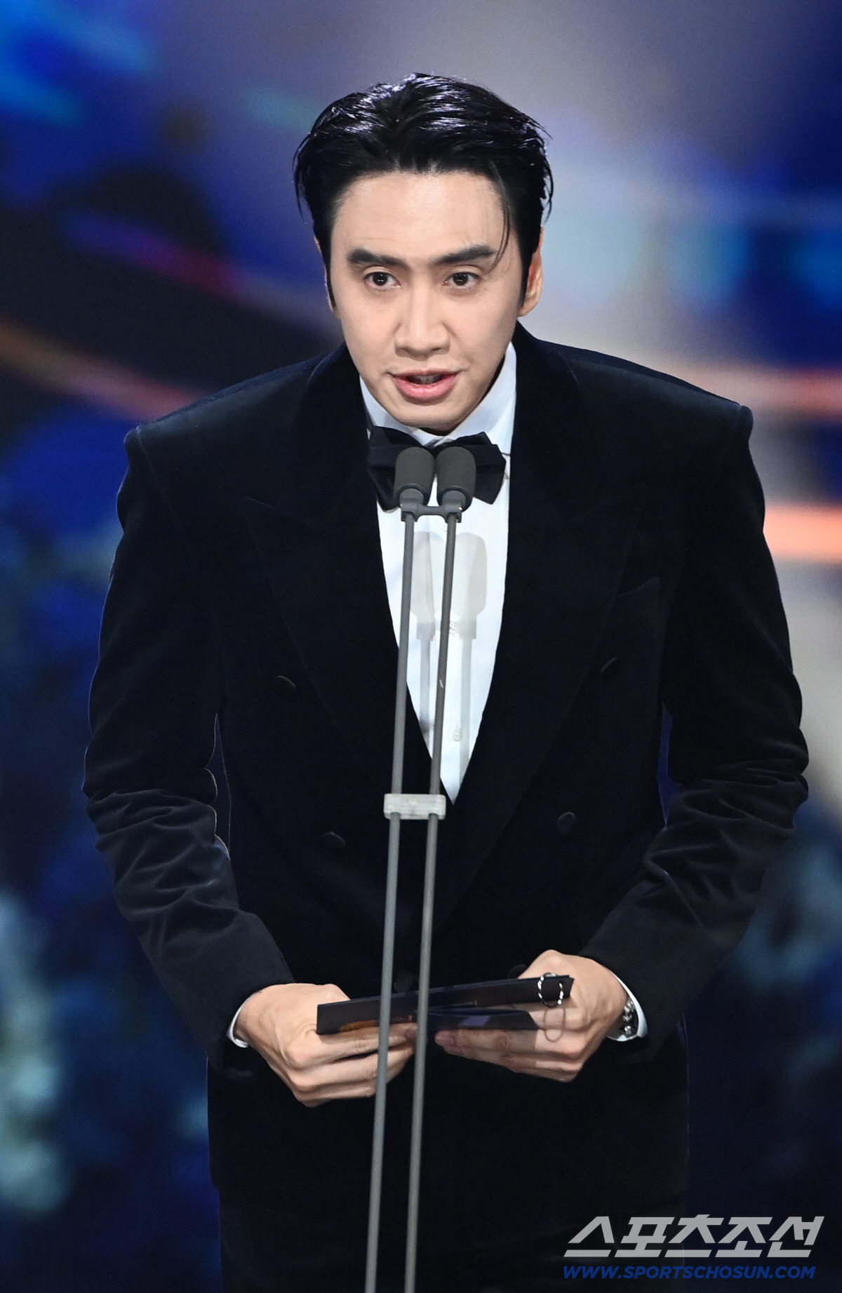 '꿀 뚝뚝' 연예계 대표 장수 커플 이광수♥이선빈, 청룡영화상에서도 남다…