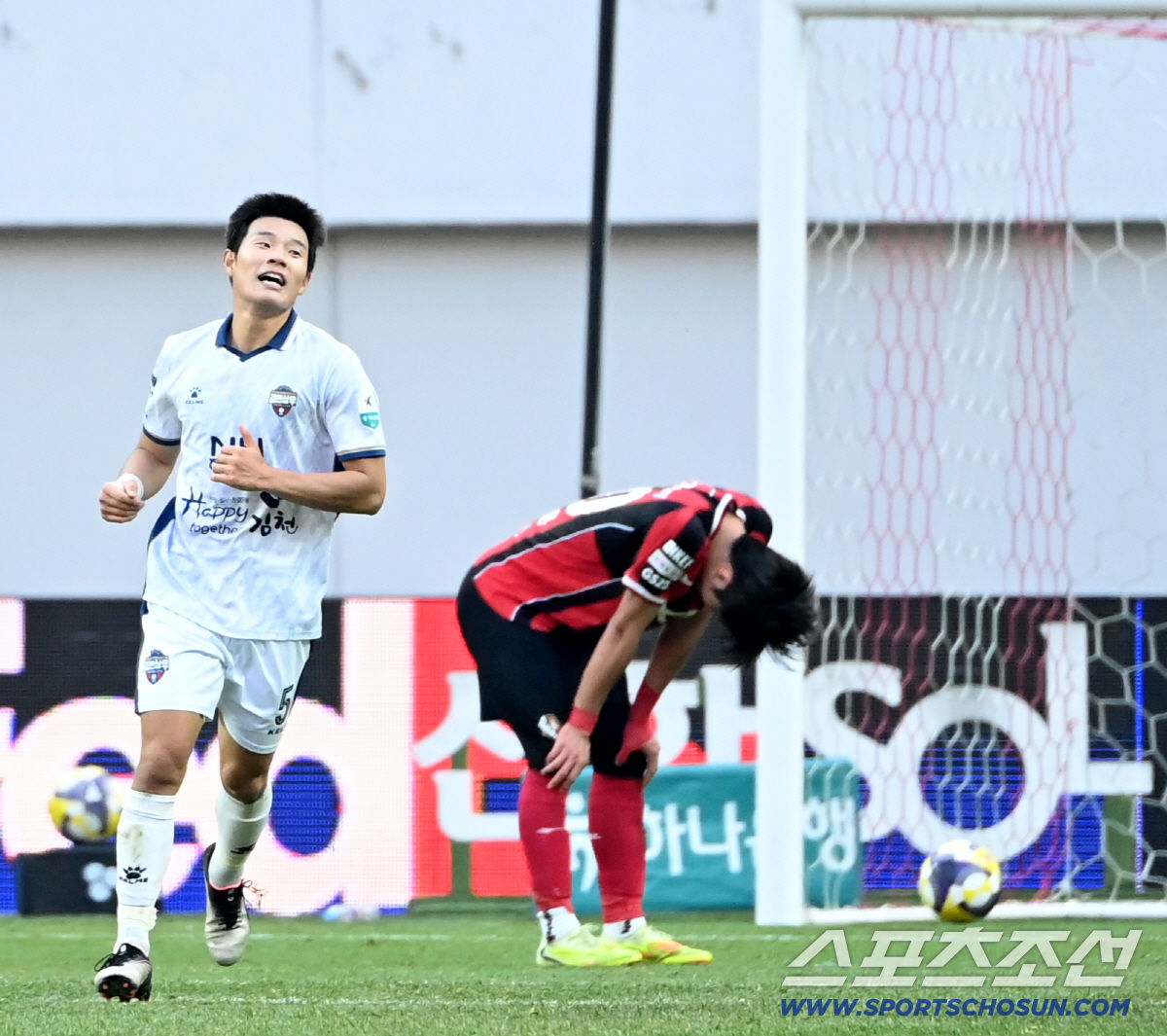 "'수원삼성맨'김주찬의 거수경례→린가드 빛바랜 10호골"서울,김천에 1대…