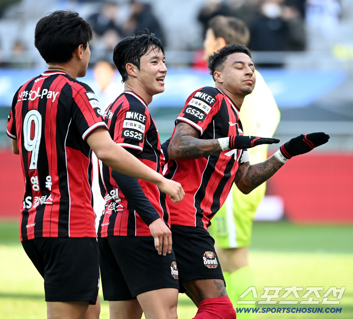 "'수원삼성맨'김주찬의 거수경례→린가드 빛바랜 10호골"서울,김천에 1대…