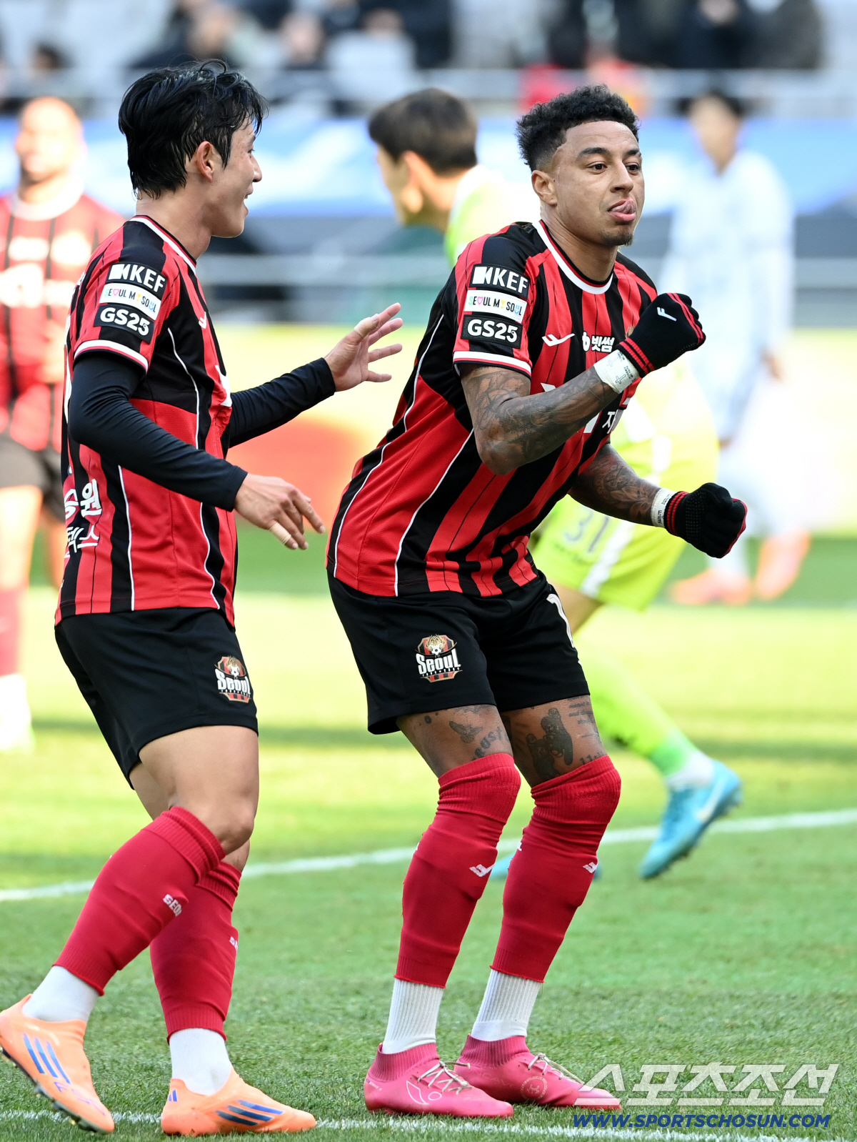 "'수원삼성맨'김주찬의 거수경례→린가드 빛바랜 10호골"서울,김천에 1대…