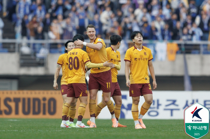 안 끝났다, 9위 경쟁도 최종 라운드로! 울산, '프리드욘슨-최경록 득점…