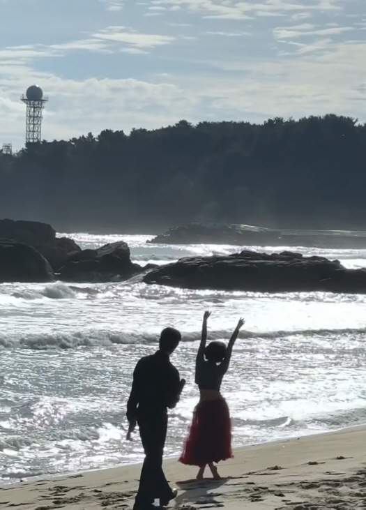 '청룡 뒤집은' 화사, 역주행 후 박정민에 감사 인사 "내 남친 되어준 …
