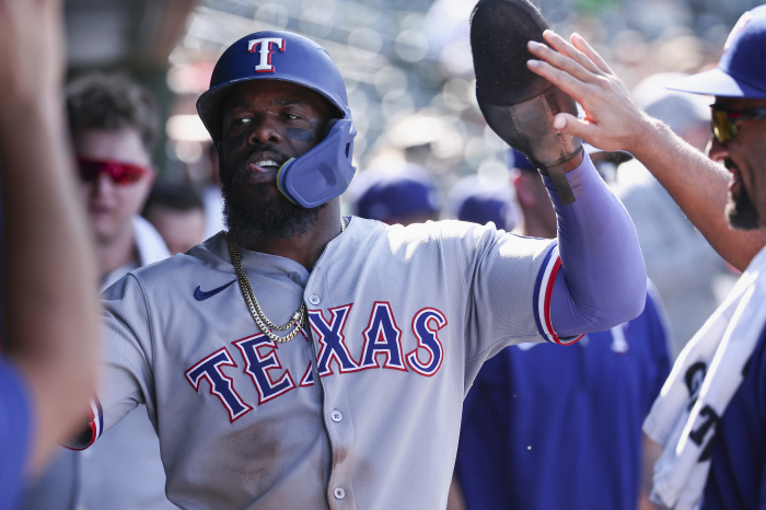 3년전 벨린저의 심정 알려나? 텍사스 2023년 창단 첫 우승 주역 버렸다...
