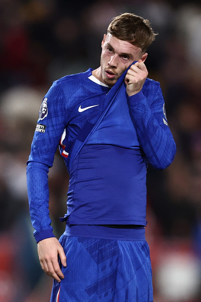 '집에서 문콕→새끼발가락 골절' 황당 부상으로 복귀 연기된 에이스→첼시의 승부수 '특수 축구화' 제작