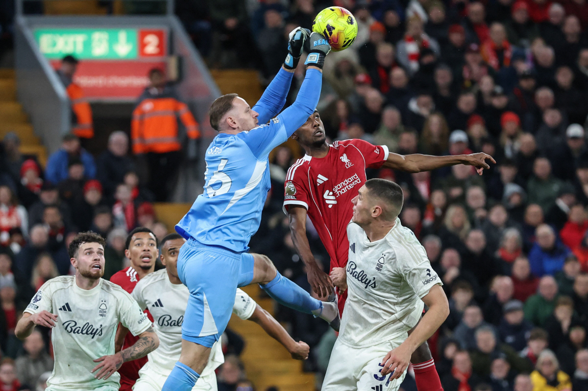 "2500억짜리 억제기였나" 이삭, '선발→패패패패' 역대 최악 오명…'…