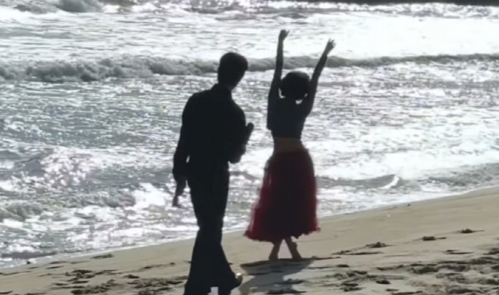 “근사한 이별 남자친구, 박정민 감사” 화사, 청룡 무대→차트 역주행 소…