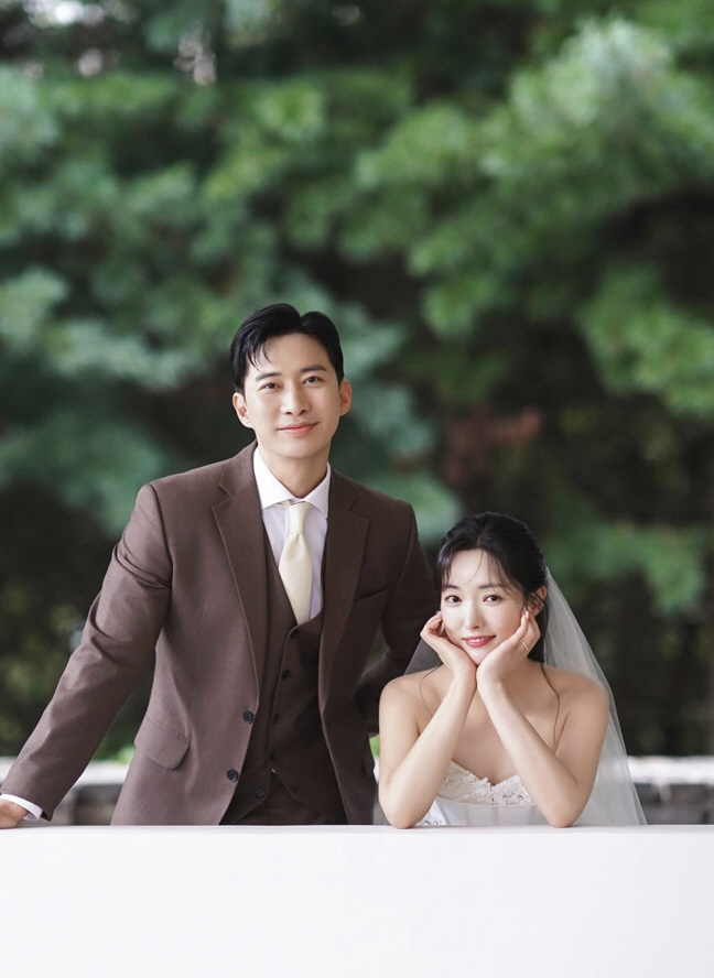 연예계 새로운 배우 부부..‘오겜2’ 이운산♥한서이 오늘(23일) 결혼