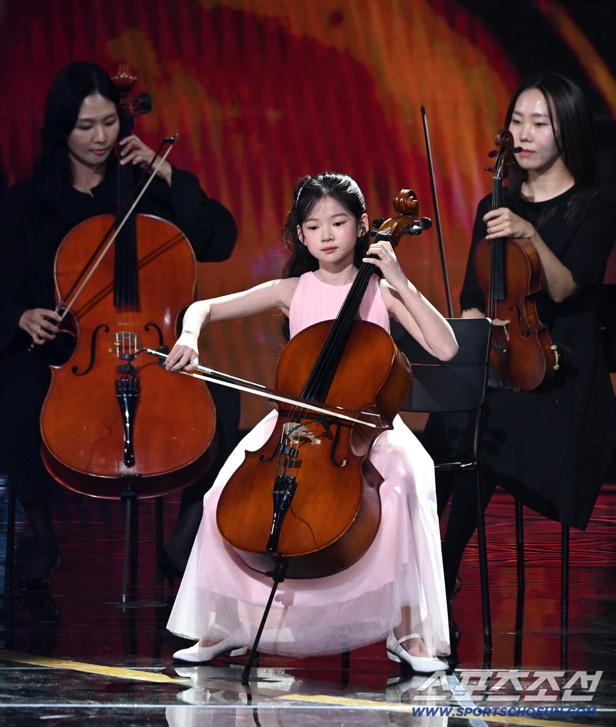 9세 배우가 이렇게까지?…손예진이 아역 다시 껴안은 이유, 모두 울린 청…